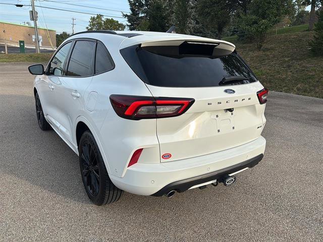 Certified 2023 Ford Escape ST-Line Elite w/ Premium Technology Package image 3