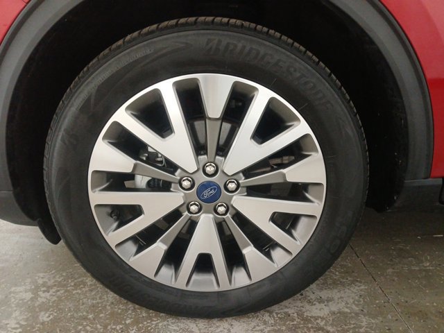 Certified 2022 Ford Escape Titanium w/ Class II Trailer Tow Package image 30