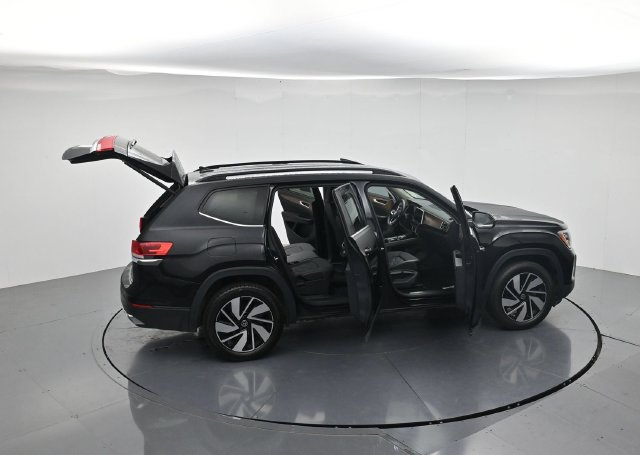 Used 2025 Volkswagen Atlas SE FWD image 48