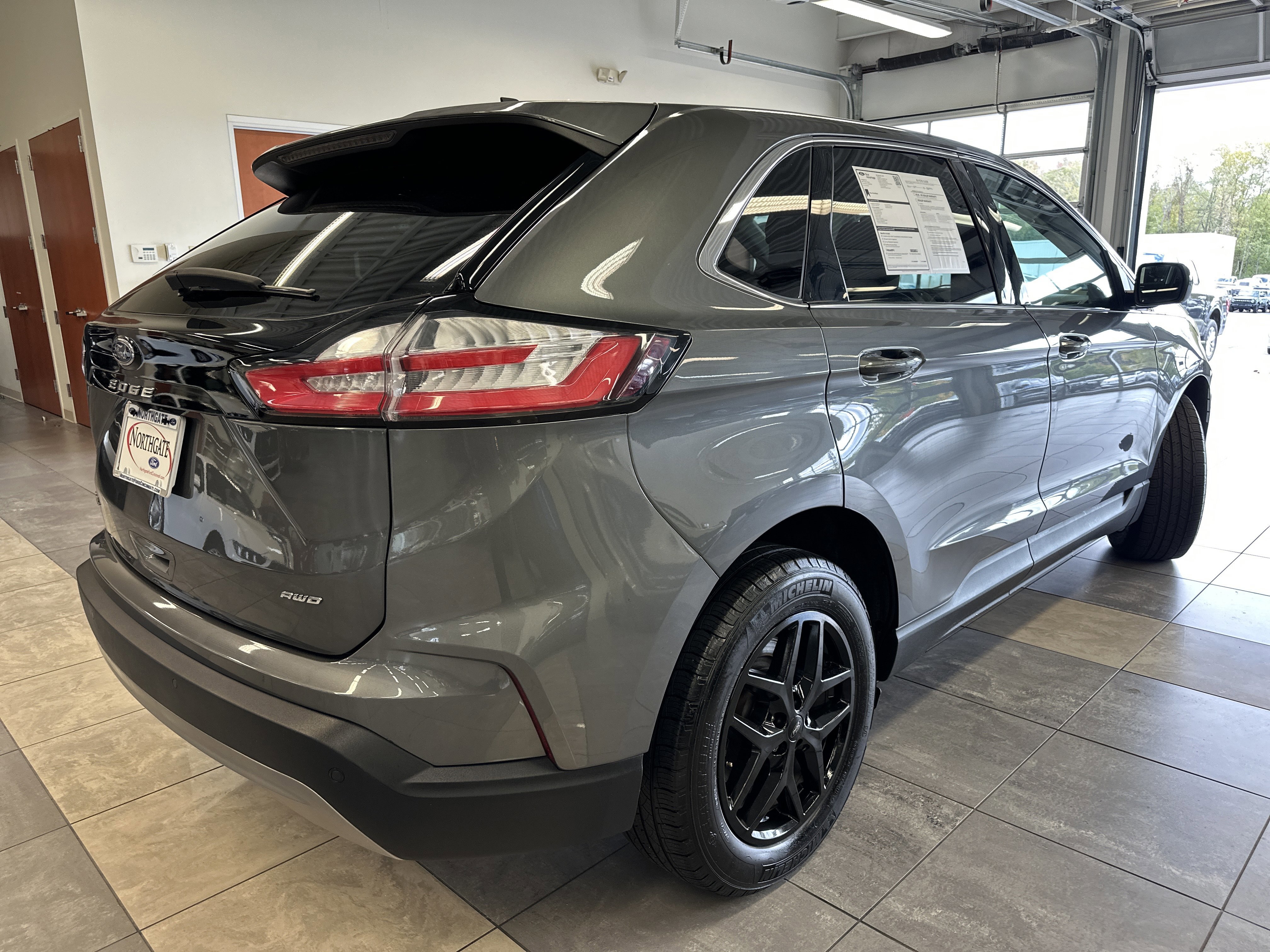 Certified 2023 Ford Edge SEL w/ Convenience Package image 5