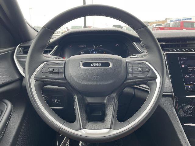 Used 2024 Jeep Grand Cherokee Laredo AWD/4WD image 12