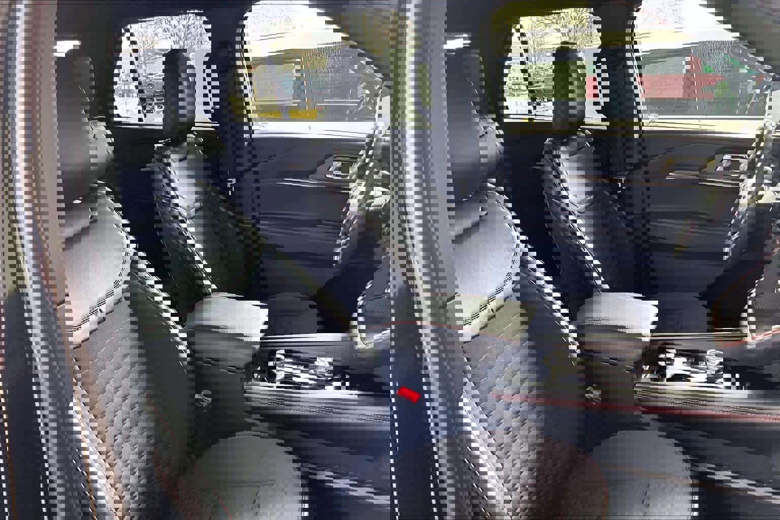 Certified 2025 Ford Explorer ST-Line image 9