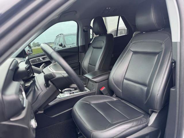 Certified 2022 Ford Explorer XLT w/ Equipment Group 202A RWD image 11