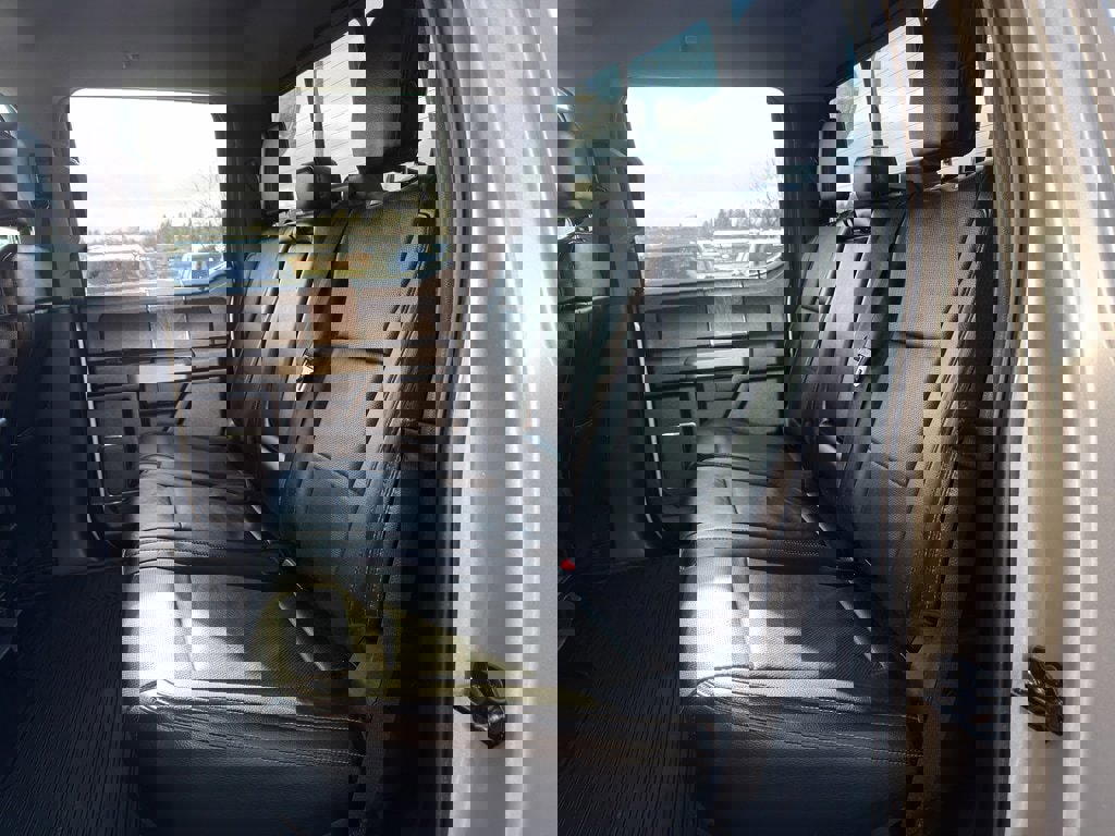 Certified 2017 Ford F350 Lariat w/ Camper Package image 41