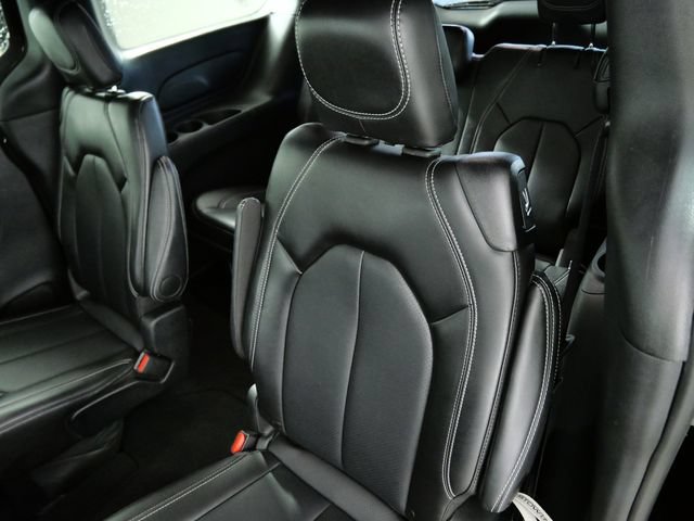 Used 2025 Chrysler Pacifica Select FWD image 14