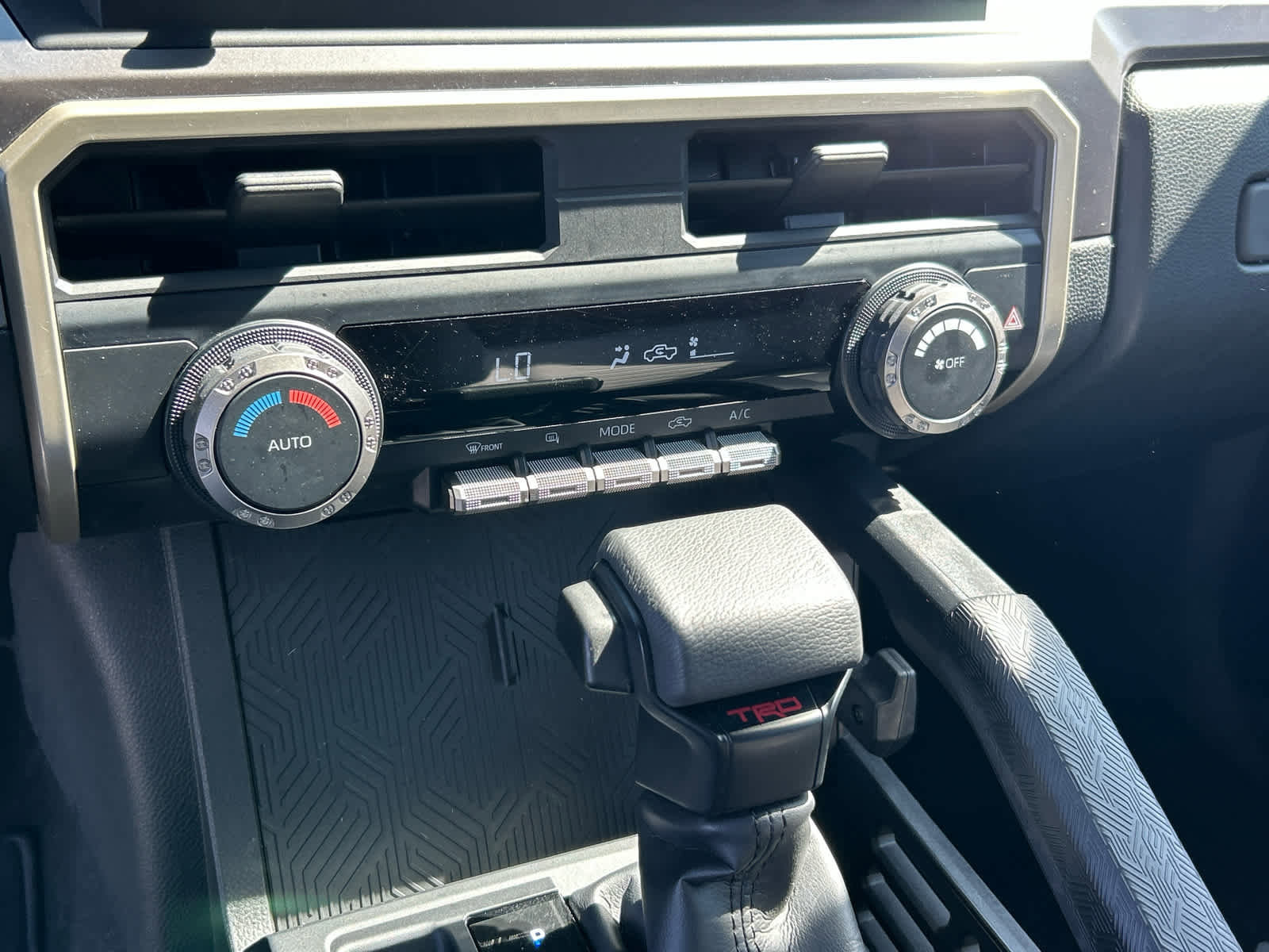 Used 2025 Toyota Tacoma TRD Off-Road image 37