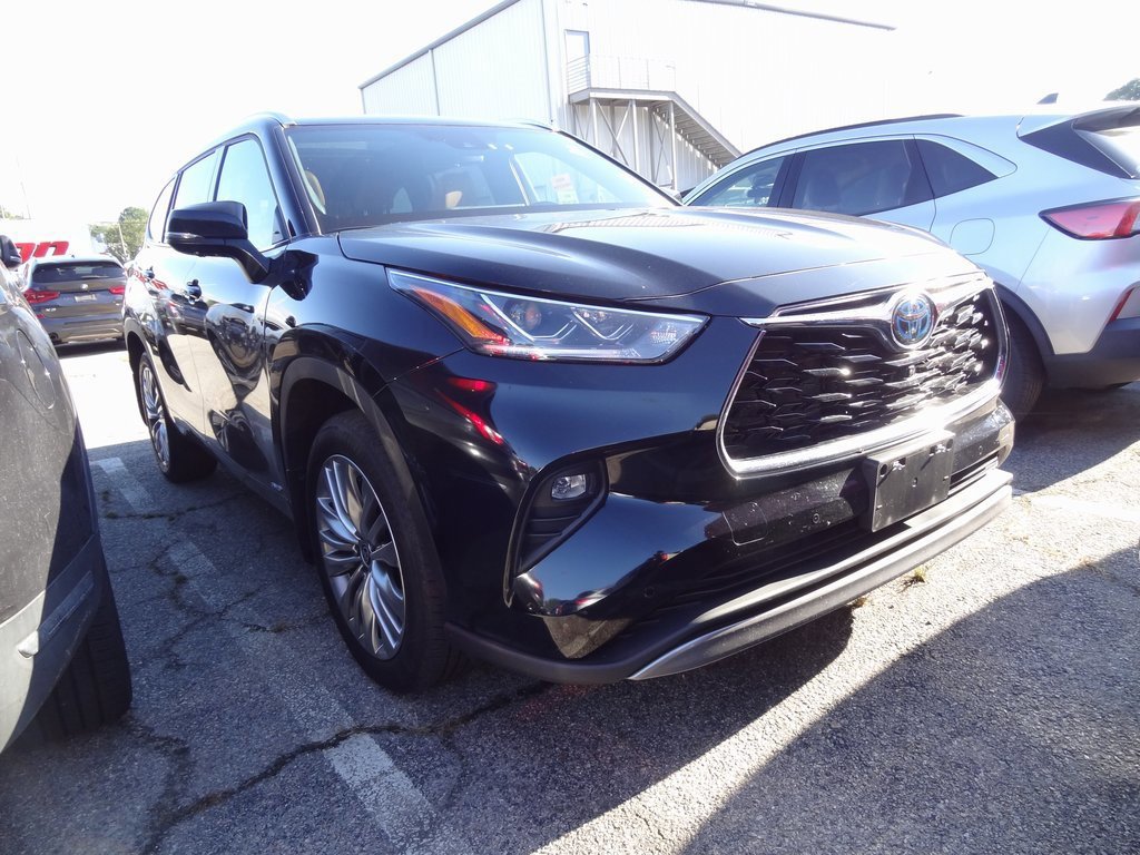 Used 2024 Toyota Highlander Platinum image 4