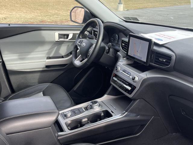 Certified 2022 Ford Explorer XLT w/ Equipment Group 202A image 15