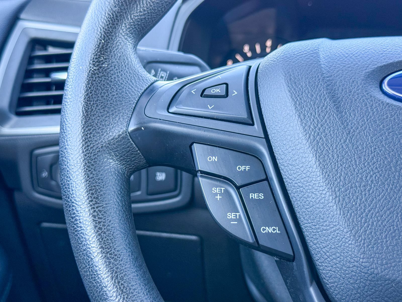 Certified 2020 Ford Edge SE FWD image 34