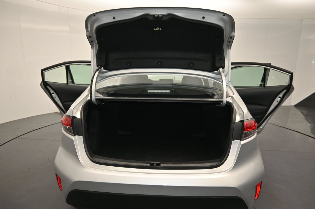 Used 2024 Toyota Corolla LE FWD image 11