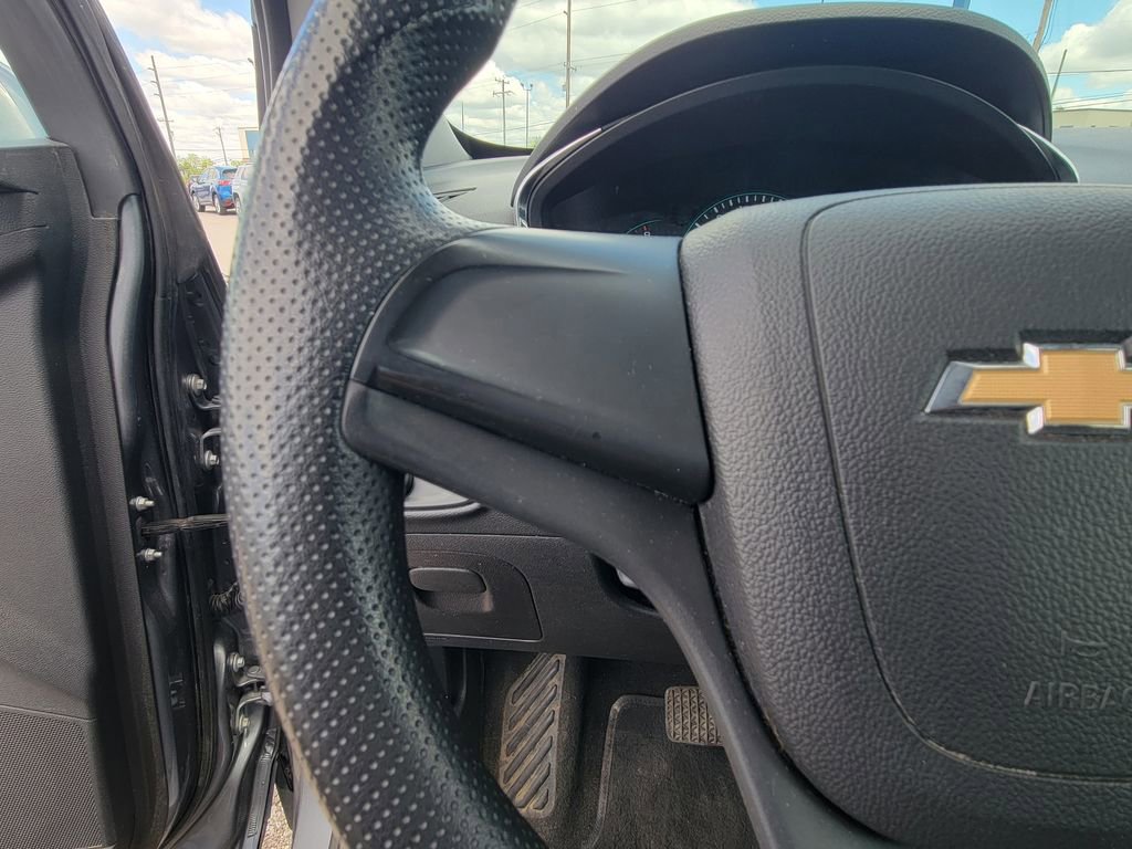 Used 2020 Chevrolet Trax LS FWD image 46
