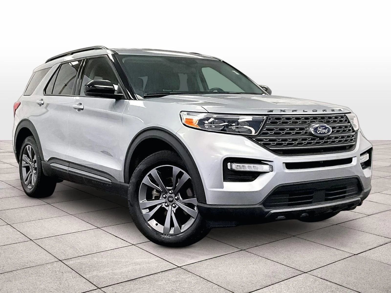 Certified 2023 Ford Explorer XLT w/ Equipment Group 202A image 2