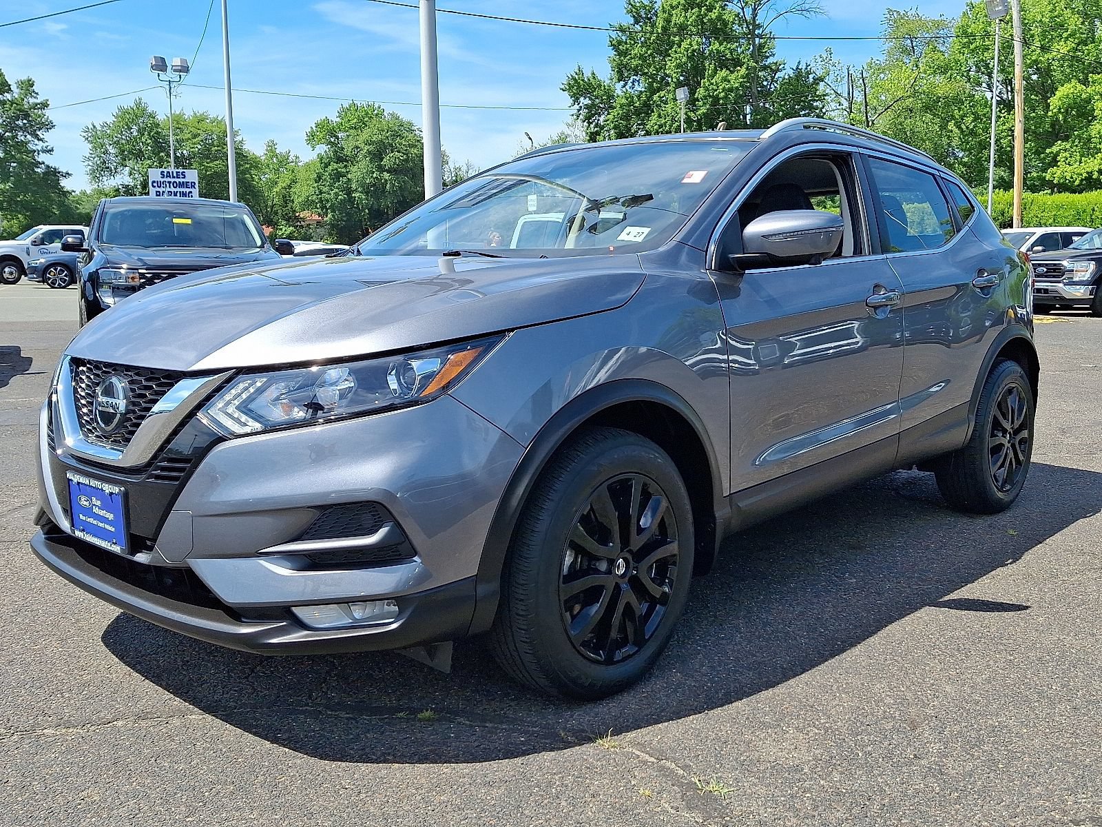 Used 2022 Nissan Rogue Sport SV w/ Technology Package AWD/4WD image 3