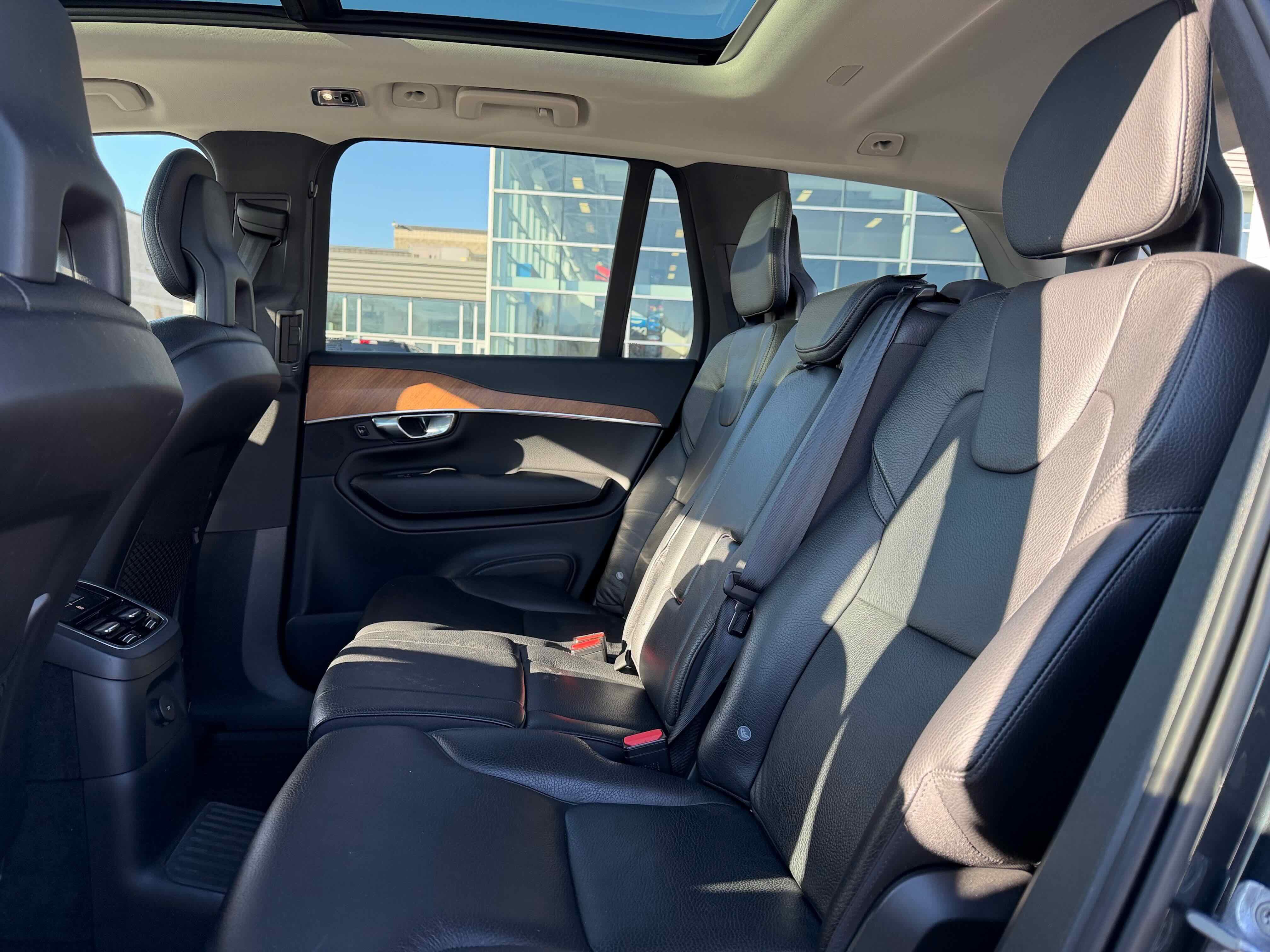 Used 2021 Volvo XC90 T8 Inscription Expression w/ Protection Package Premier image 28