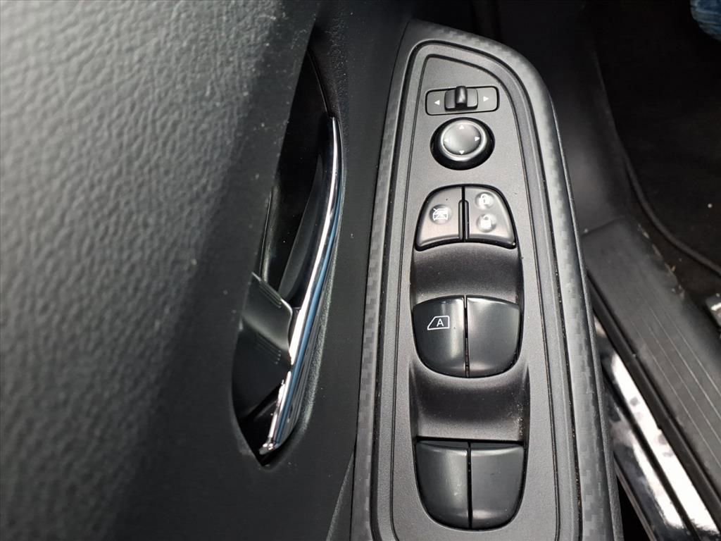 Used 2023 Nissan Versa SV image 17