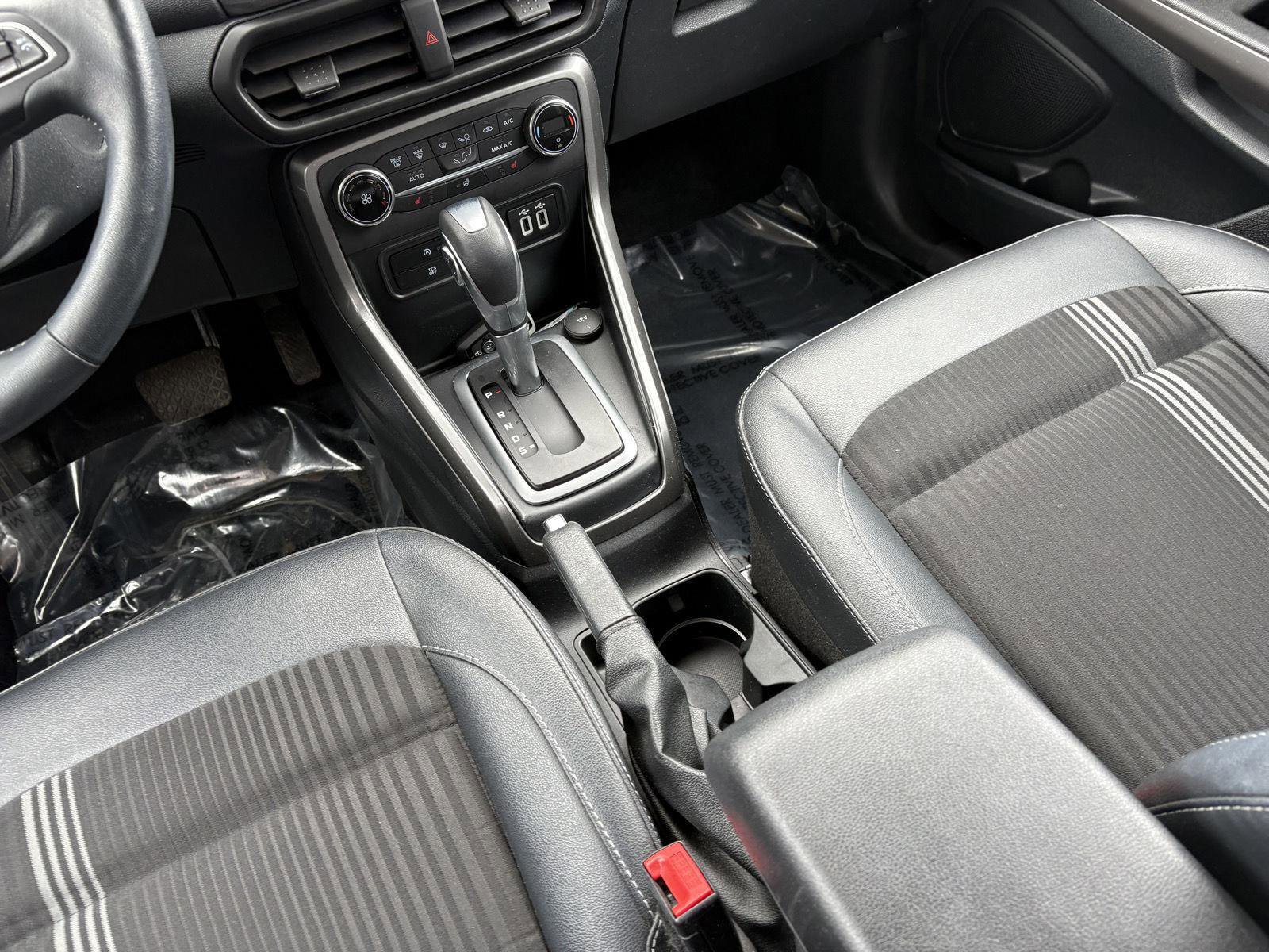 Certified 2020 Ford EcoSport SES w/ SES Black Appearance Package image 14