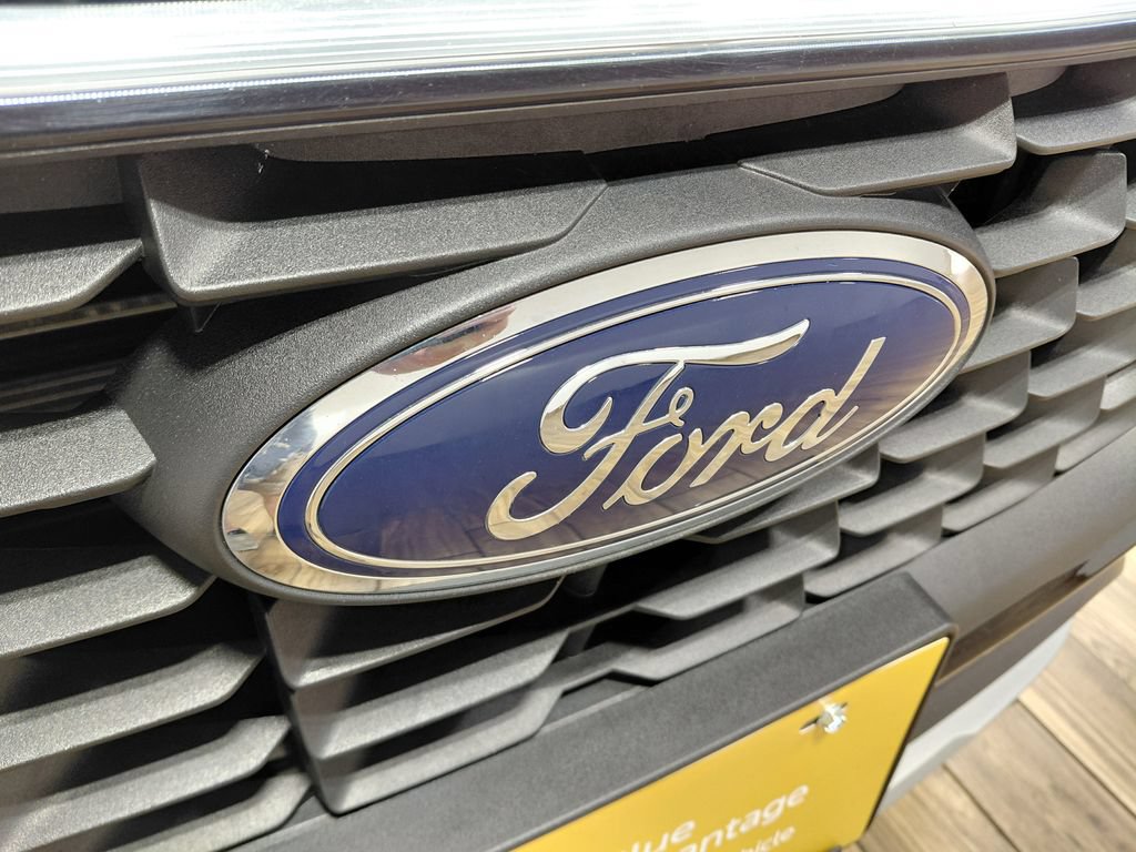 Certified 2025 Ford Escape Platinum AWD/4WD image 14