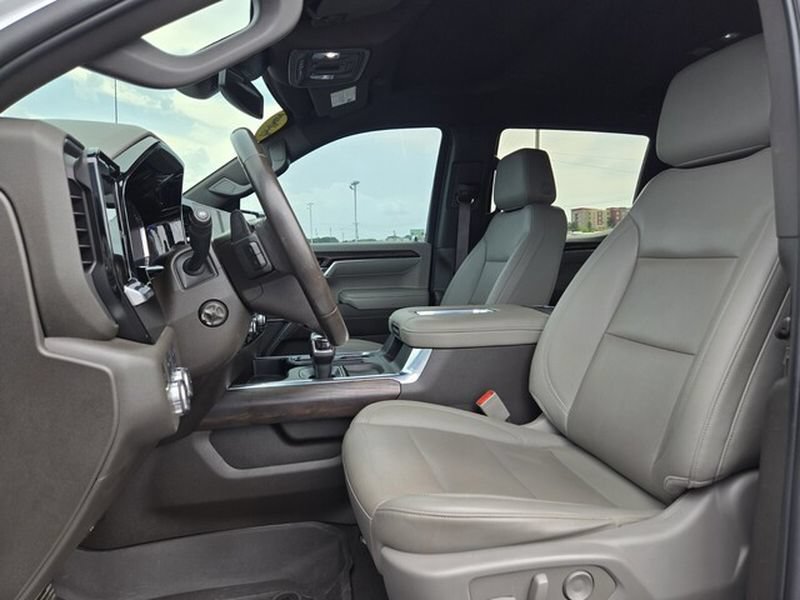 Used 2022 GMC Sierra 1500 SLT w/ SLT Premium Plus Package AWD/4WD image 9