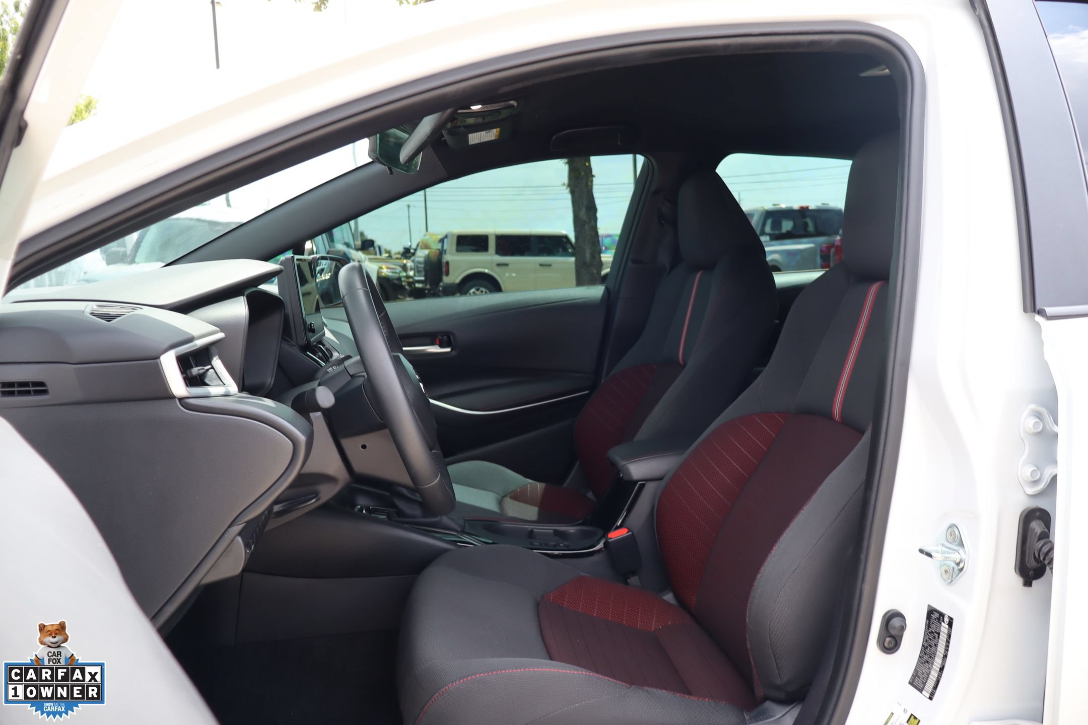 Used 2025 Toyota Corolla SE FWD image 11