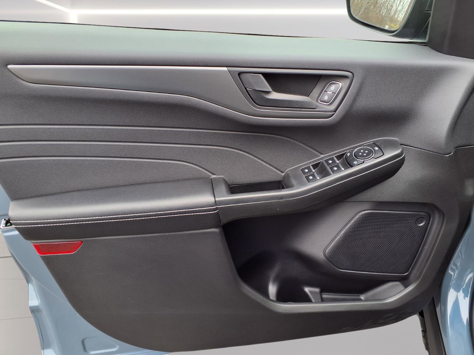 Certified 2023 Ford Escape Active AWD/4WD image 13