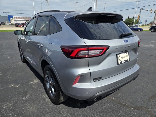 Certified 2023 Ford Escape ST-Line AWD/4WD image 7