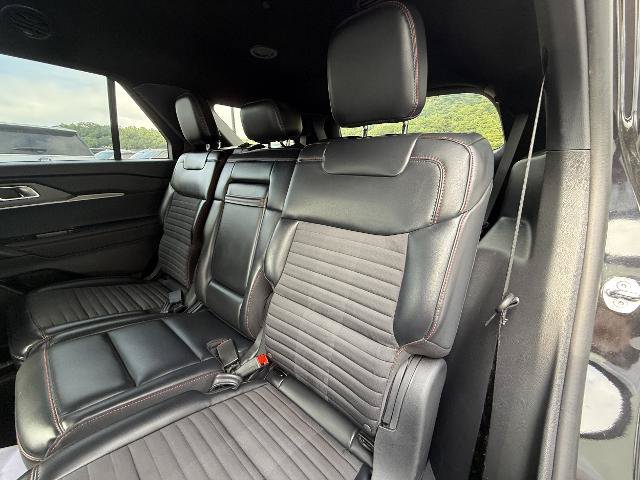 Certified 2025 Ford Explorer ST-Line w/ ST-Line Street Pack AWD/4WD image 7