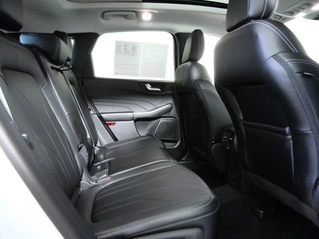 Certified 2025 Ford Escape Platinum w/ Premium Technology Package AWD/4WD image 13