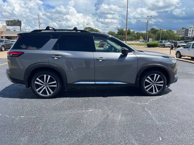 Used 2023 Nissan Pathfinder Platinum FWD image 8