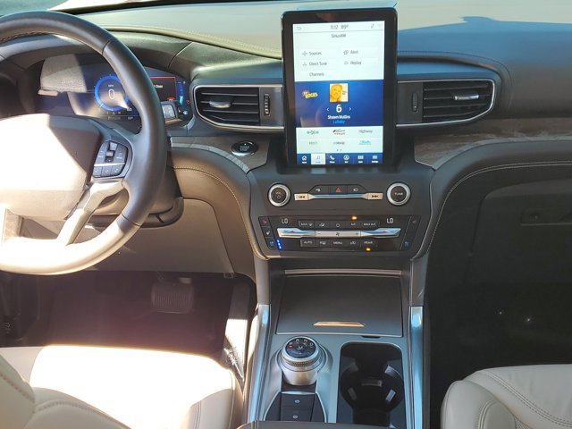 Certified 2020 Ford Explorer Platinum w/ Premium Technology Package image 22