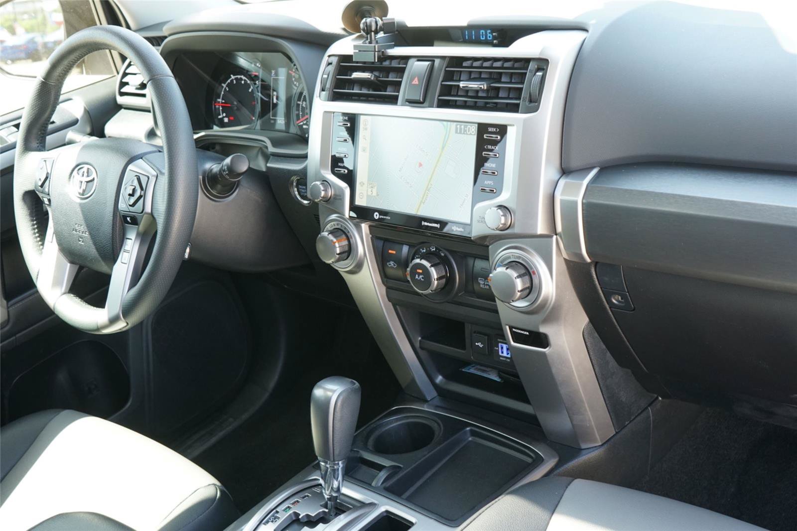 Used 2022 Toyota 4Runner SR5 Premium w/ Moonroof Package RWD image 28