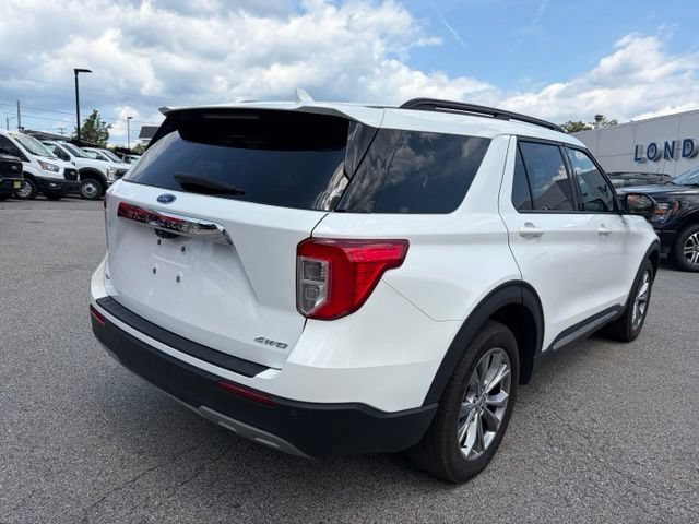 Certified 2022 Ford Explorer XLT w/ Equipment Group 202A AWD/4WD image 3