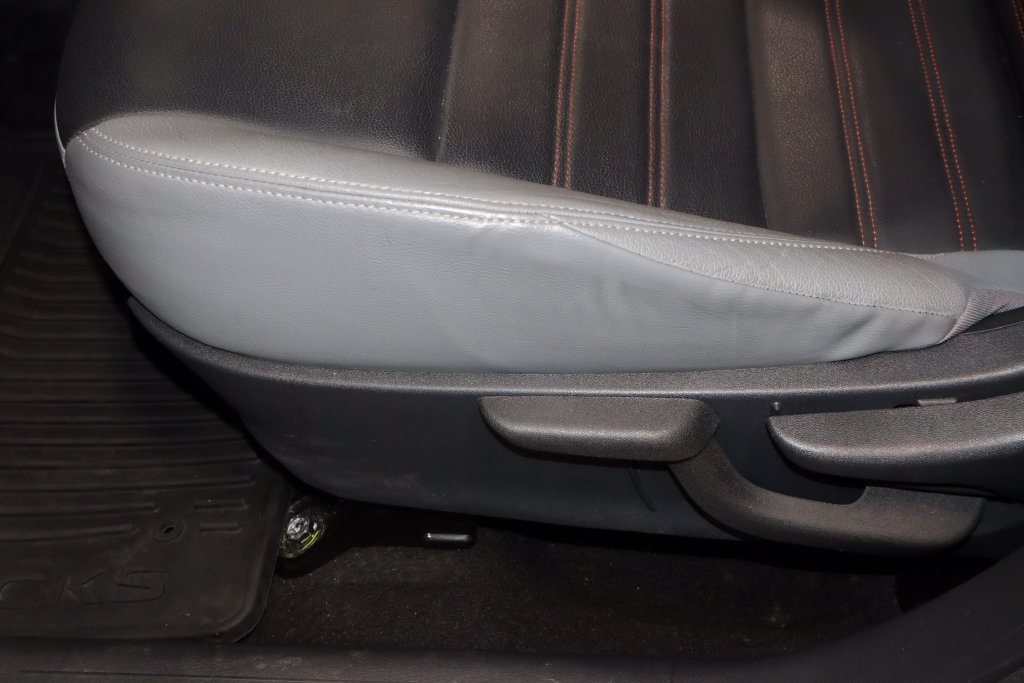 Used 2024 Nissan Kicks SR w/ SR Premium Package FWD image 25