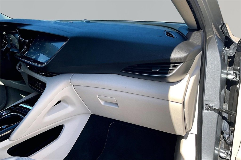 Used 2023 Buick Envision Preferred image 17