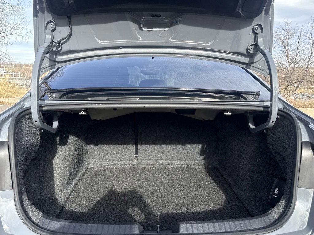 Used 2023 Volkswagen Jetta GLI Autobahn image 9