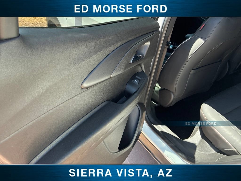 Used 2023 Chevrolet TrailBlazer RS w/ Sun and Liftgate Package FWD image 17