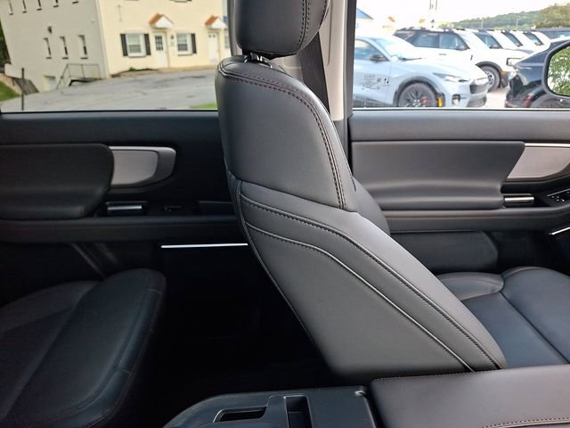 Certified 2025 Ford Expedition Active AWD/4WD image 19