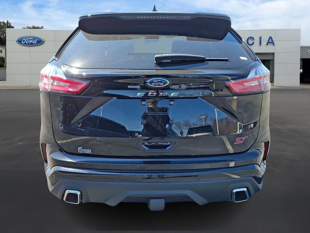 Certified 2023 Ford Edge ST w/ Cargo Accessory Package image 4