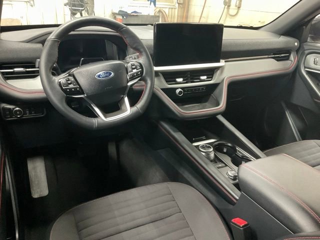 Certified 2025 Ford Explorer ST-Line w/ ST-Line Street Pack image 9