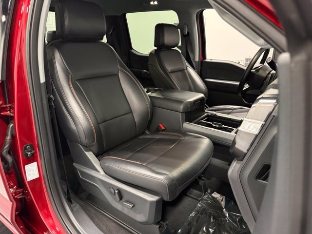 Certified 2025 Ford F250 Lariat w/ Black Appearance Package AWD/4WD image 33