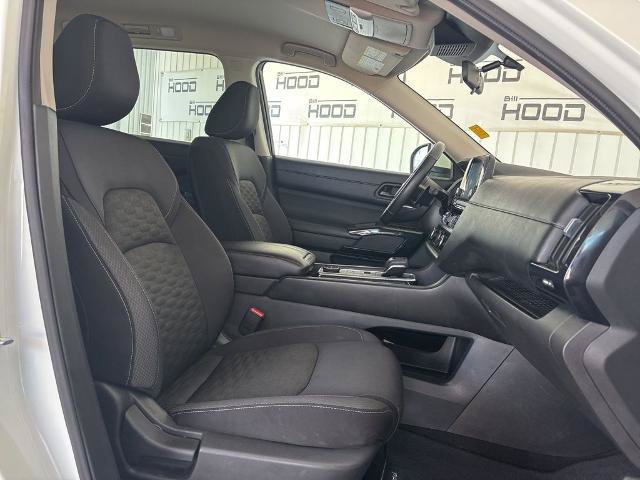 Used 2024 Nissan Pathfinder SV AWD/4WD image 7