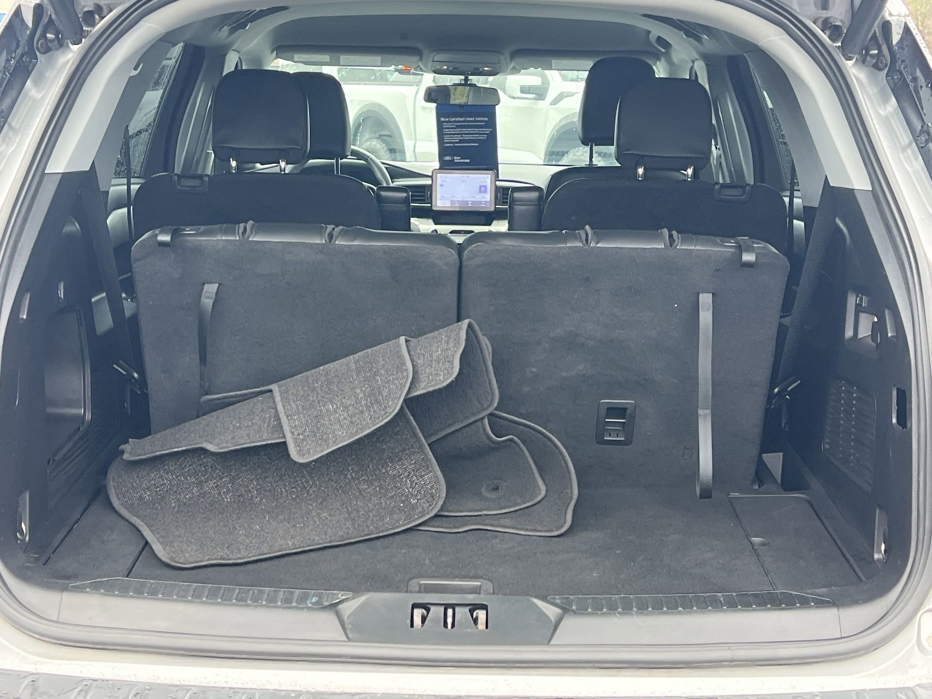 Certified 2022 Ford Explorer XLT w/ Equipment Group 202A image 24