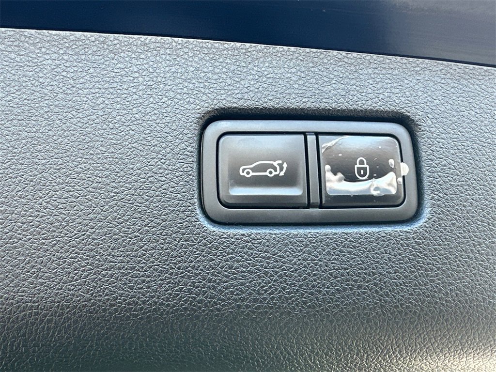 Used 2022 Genesis GV70 2.5T w/ Select Package image 19