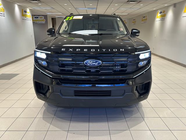 Certified 2025 Ford Expedition Active AWD/4WD image 23