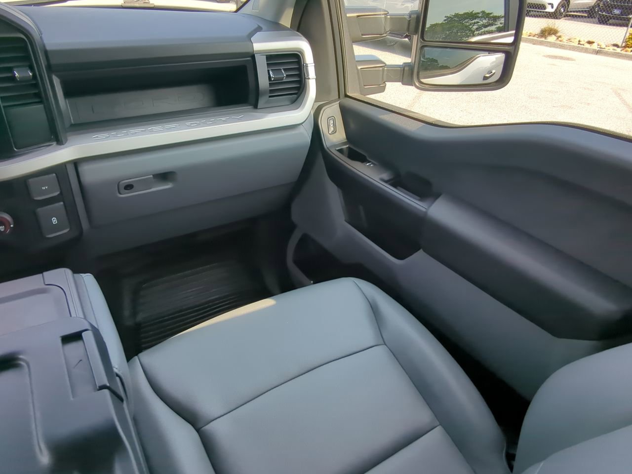 Certified 2023 Ford F250 XL w/ FX4 Off-Road Package AWD/4WD image 15