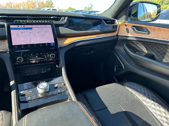 Used 2022 Jeep Grand Cherokee Summit AWD/4WD image 19