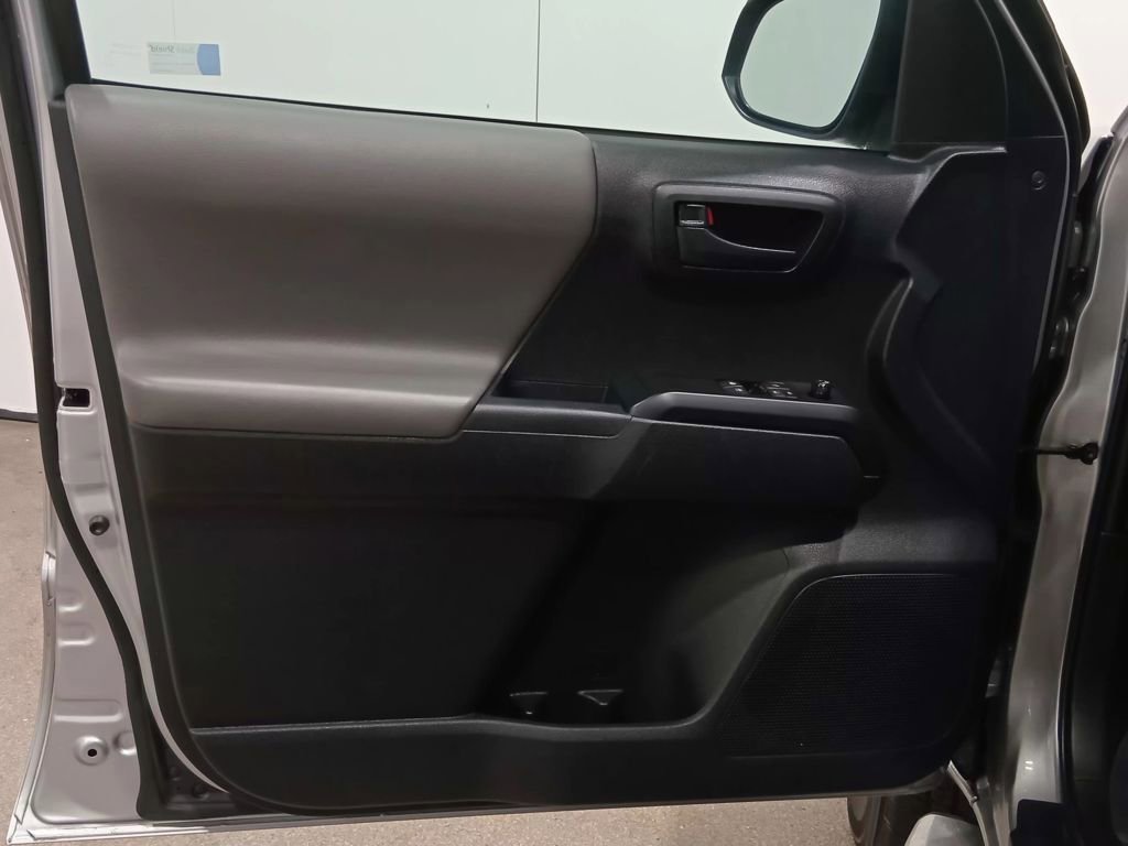 Used 2020 Toyota Tacoma SR image 16