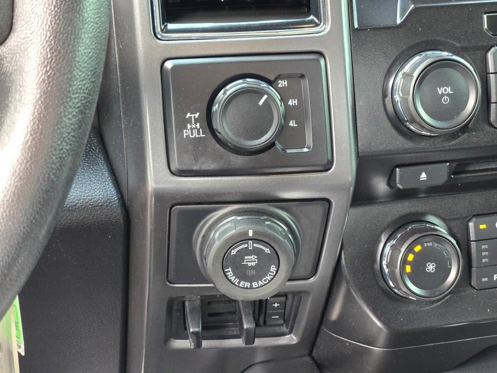 Certified 2018 Ford F150 XLT w/ Equipment Group 302A Luxury AWD/4WD image 27