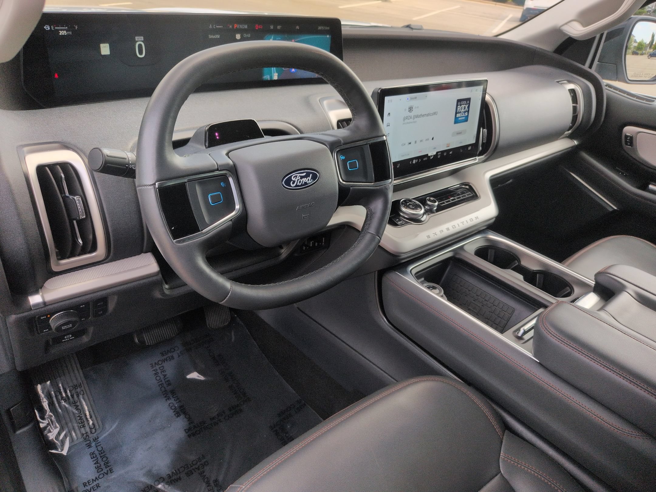Certified 2025 Ford Expedition Active AWD/4WD image 17