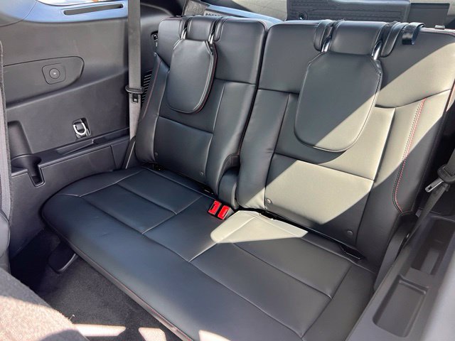 Certified 2025 Ford Explorer ST-Line AWD/4WD image 21