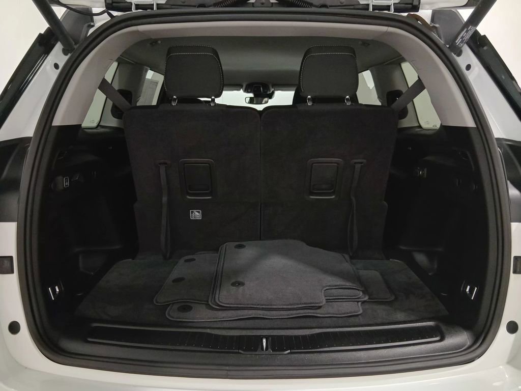 Used 2021 Jeep Grand Cherokee L Laredo w/ Luxury Tech Group I AWD/4WD image 5